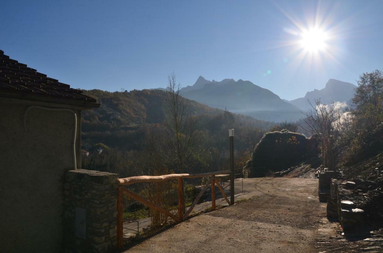 Le Case Nel Borgo Fivizzano Luaran gambar