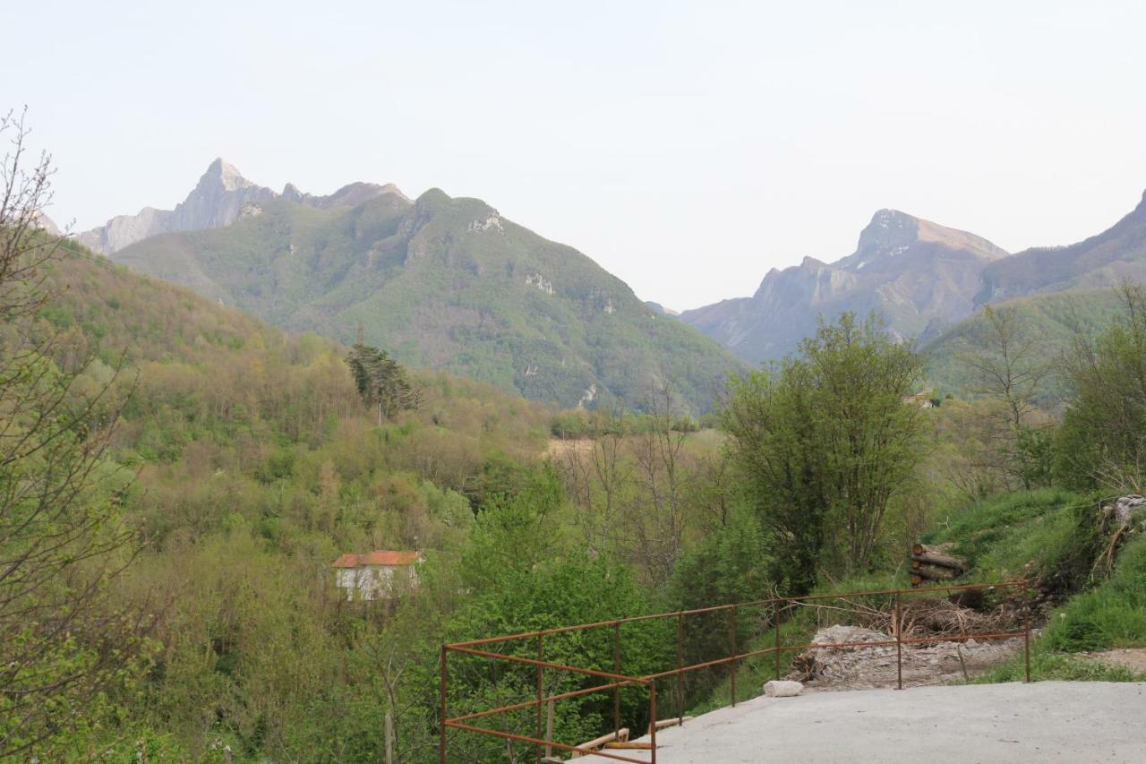 Le Case Nel Borgo Fivizzano Luaran gambar